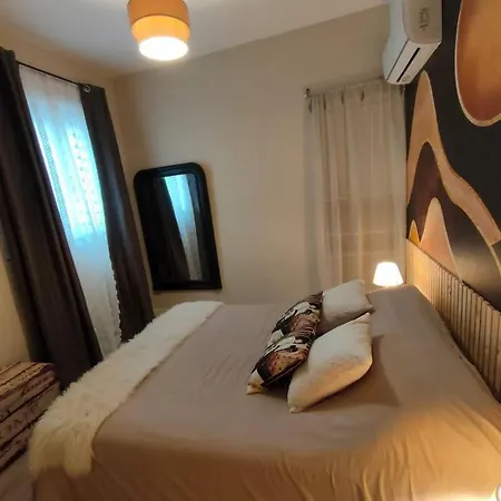 «l'orient Express» Joli 2 Pieces Fonctionnel Apartment